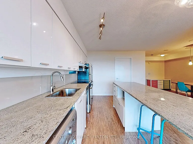 15 Singer Ct #1207 — Photo 7