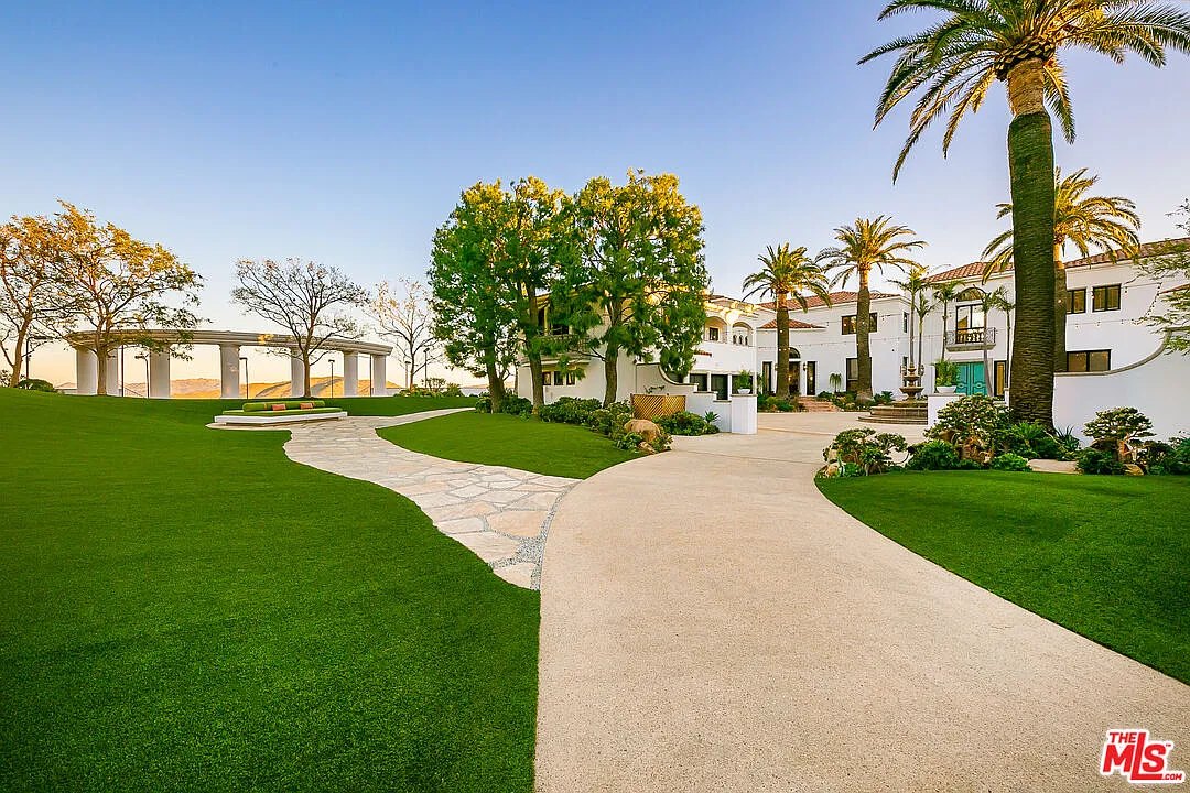 9 bed, 10.0 bath, 10000 sqft, $180,000 — Photo 4