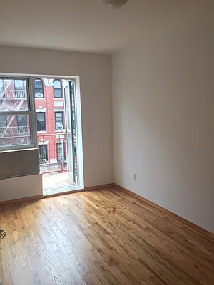 Rented by Bedford Realty USA Corp | media 5