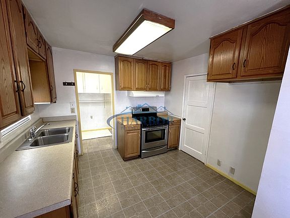 2nd image of 1632 W 223rd St