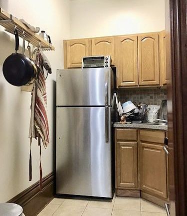 5th image of 469 Clinton Ave APT 6