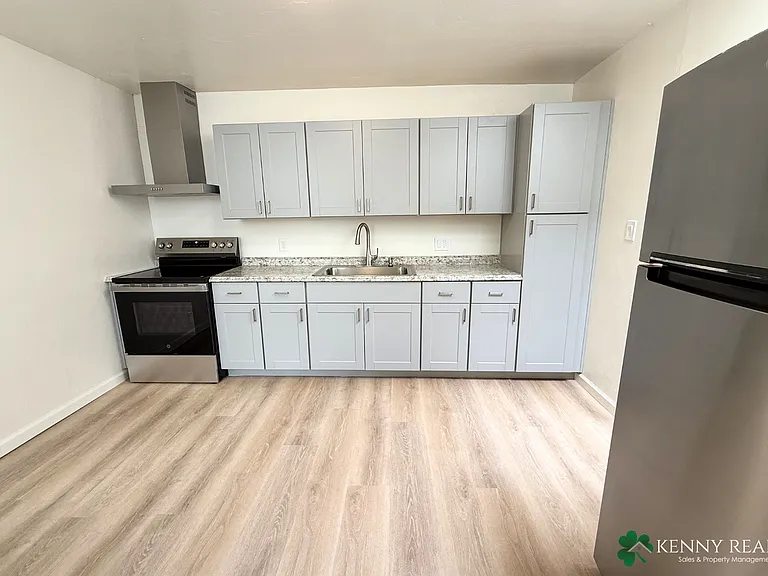 840 Templeton Ave — Photo 6