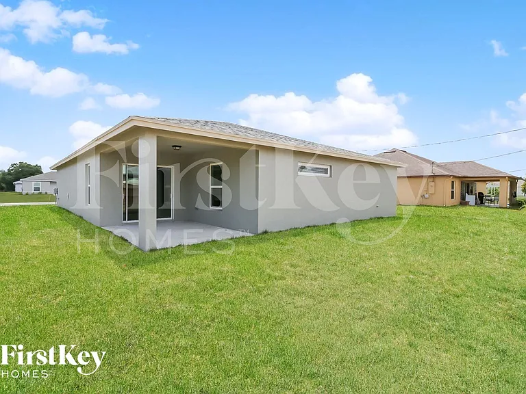643 SW Sail Ter — Photo 14