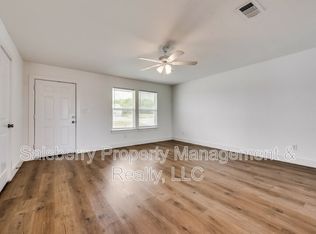 109 James Ct SUITE 100, Decatur, TX 76234