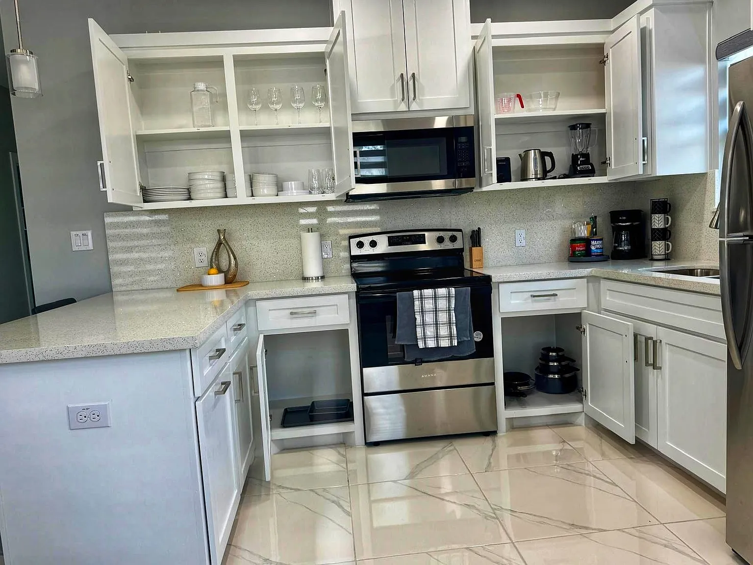 2 bed, 1000 sqft, $1,950 — Photo 4