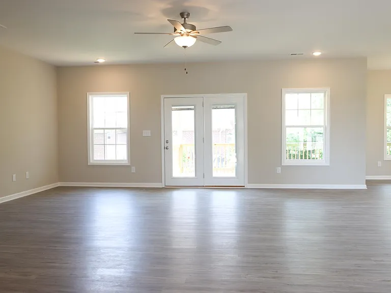 322 Briarwood Ln — Photo 12