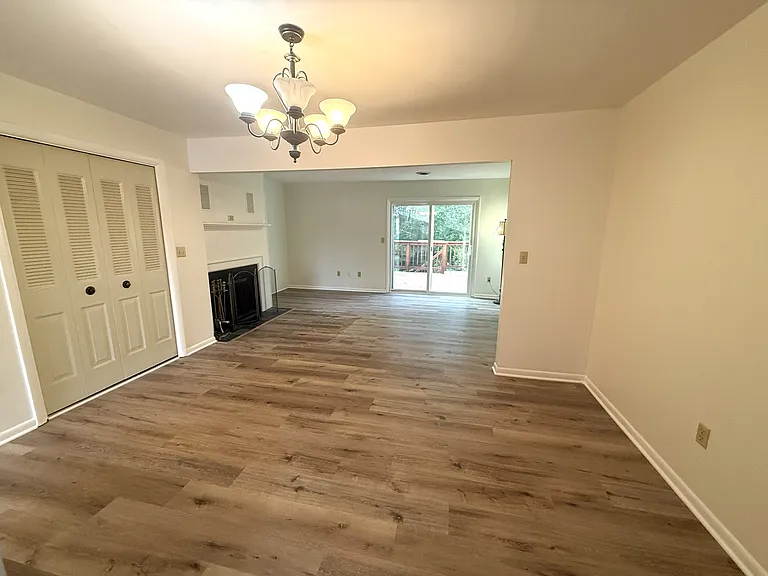 1118 Pheasant Dr N — Photo 3