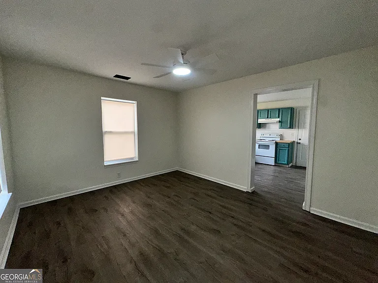 600 W Main St — Photo 8