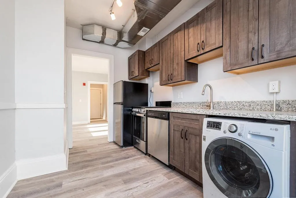 2741 Hampshire Rd. Apt 7 — Photo 1