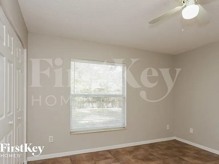1210 E Palifox St — Photo 6