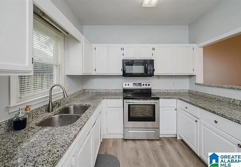 218 Carl Nichols Dr — Photo 5