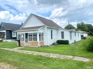 25 N Myra St, Worthington, IN 47471