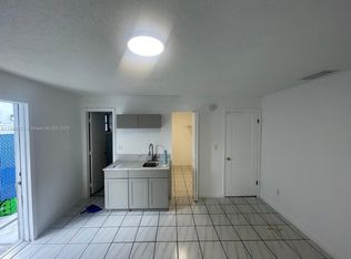 1717 NW 16th St #B, Miami, FL 33125
