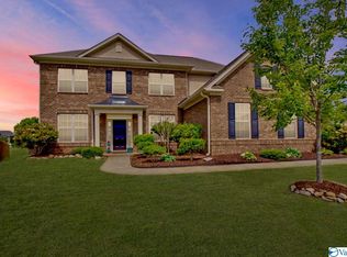 103 Natures View Ln, Huntsville, AL 35824