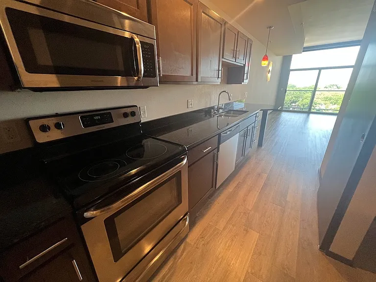 Galaxie High Rise Apartments — Photo 11