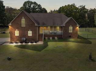 140 Robertson Ln, Castalian Springs, TN 37031