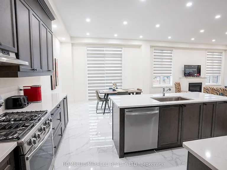 93 Bluebird Blvd — Photo 22