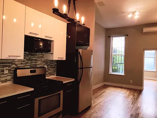 Rented by Signature Property Realty | media 25