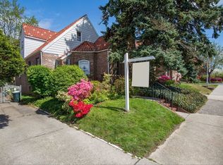 5053 195th St, Fresh Meadows, NY 11365