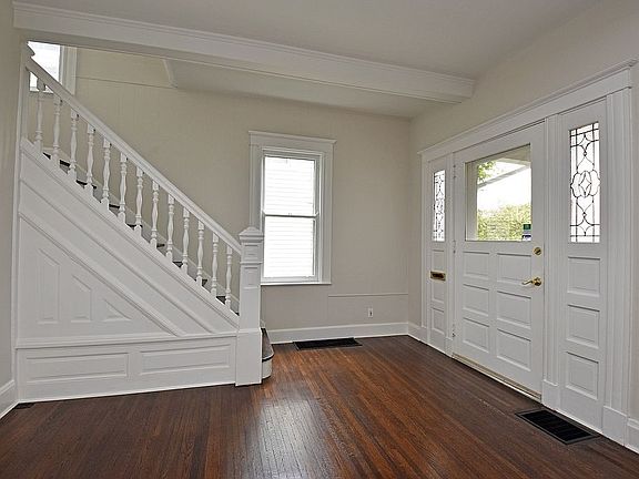 4th image of 3953 Regent Ave