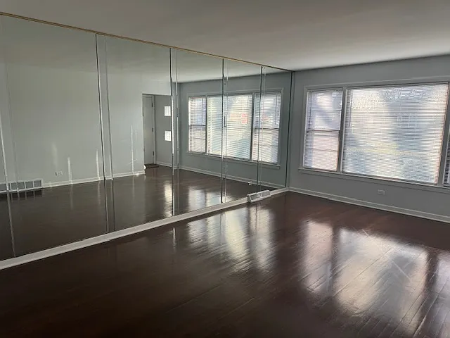 3 bed, 1.5 bath, 1206 sqft, $2,550 — Photo 2
