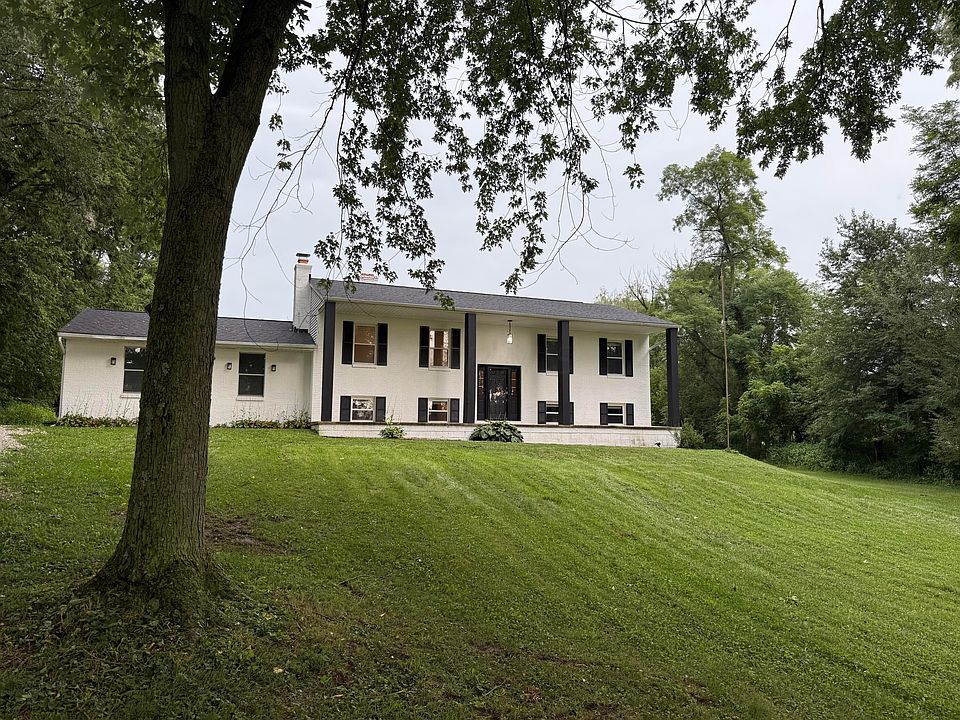 2nd image of 4833 Columbus Rd