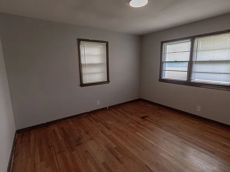 1804 Sylvan Ln — Photo 11