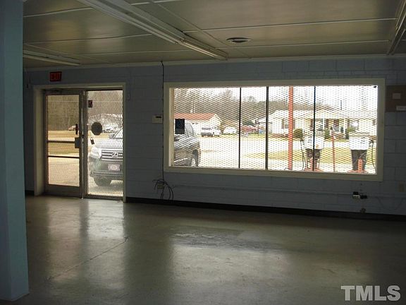 3rd image of 4990 Plain View Hwy