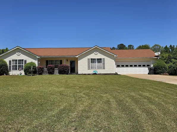 391 Maple Ridge Dr, Jackson, GA 30233