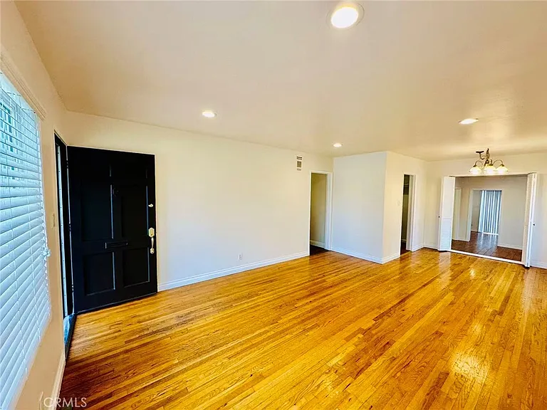 400 E Fernfield Dr — Photo 5