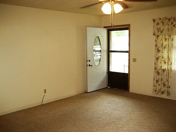 5th image of 912 Westport Dr