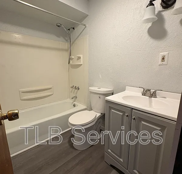 563 Washington Ave #1E — Photo 12