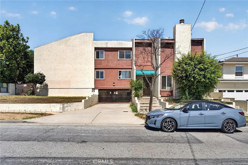1 bed, 1.5 bath, 1128 sqft, $2,350 — Photo 1