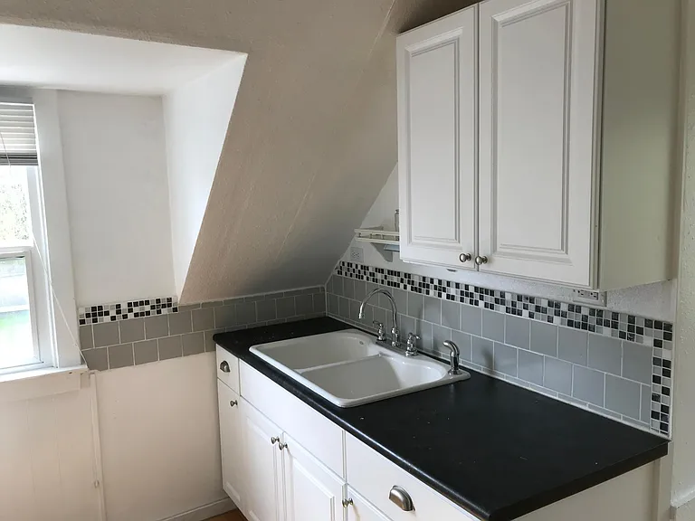 515 Foote St SW #2 — Photo 12
