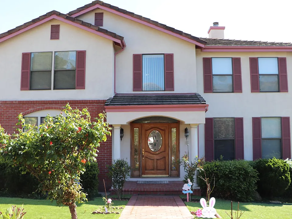 445 Mountain Blvd