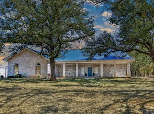 456 Center Hill Rd, Gainesville, TX 76240