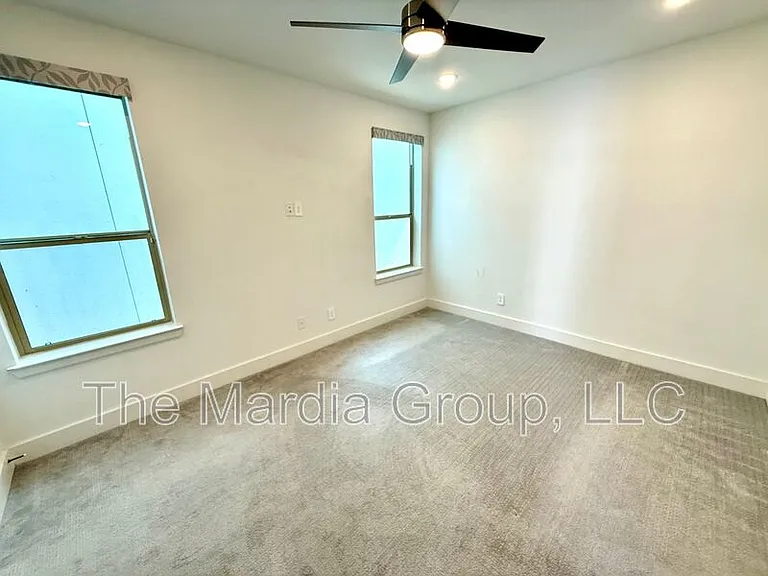 4916 Broadway Dr — Photo 19