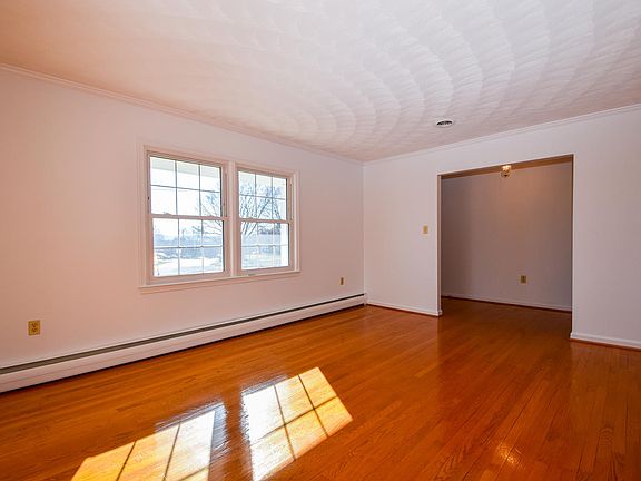 5th image of 1422 Duke Dr