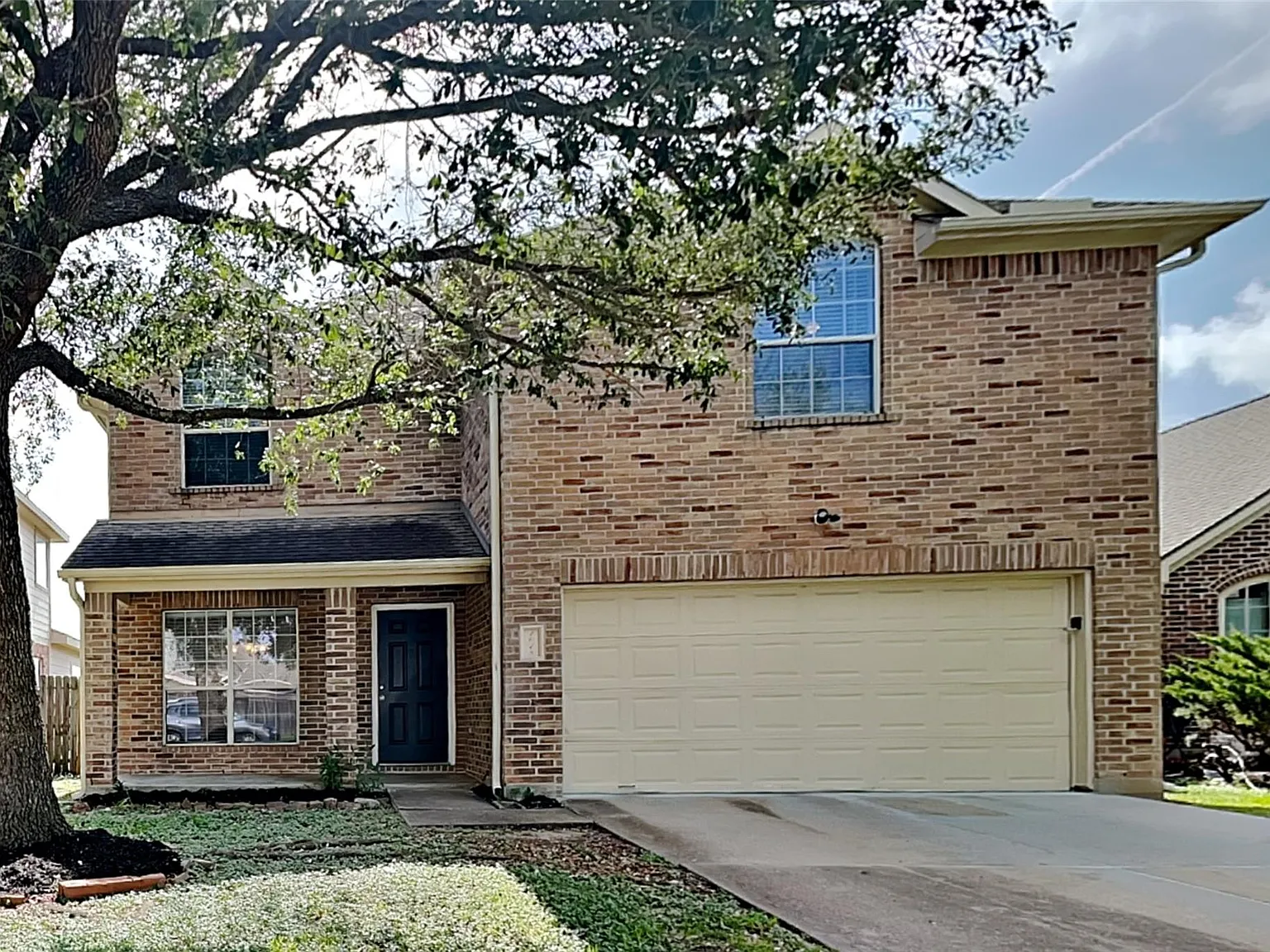 3 bed, 2.5 bath, 2460 sqft, $2,250 — Photo 1