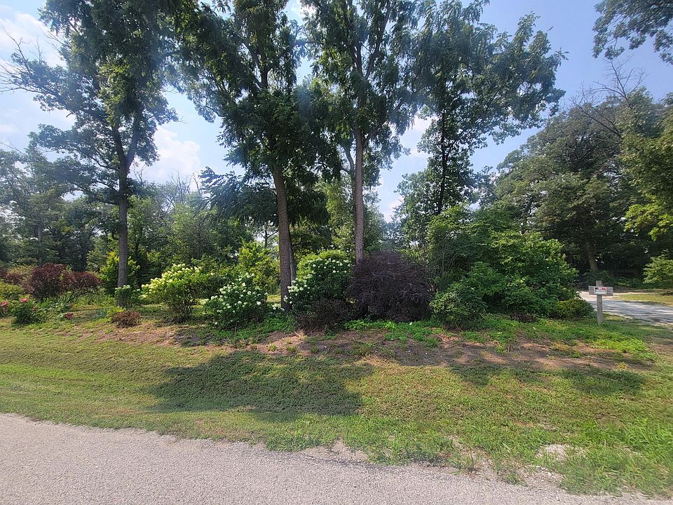 2nd image of 3607 N Us Highway 421