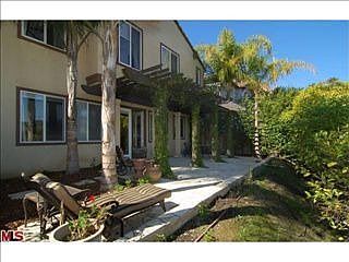 1st image of 2760 Stone View Ct
