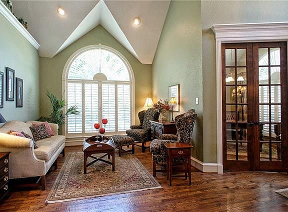 3rd image of 731 Longford Dr