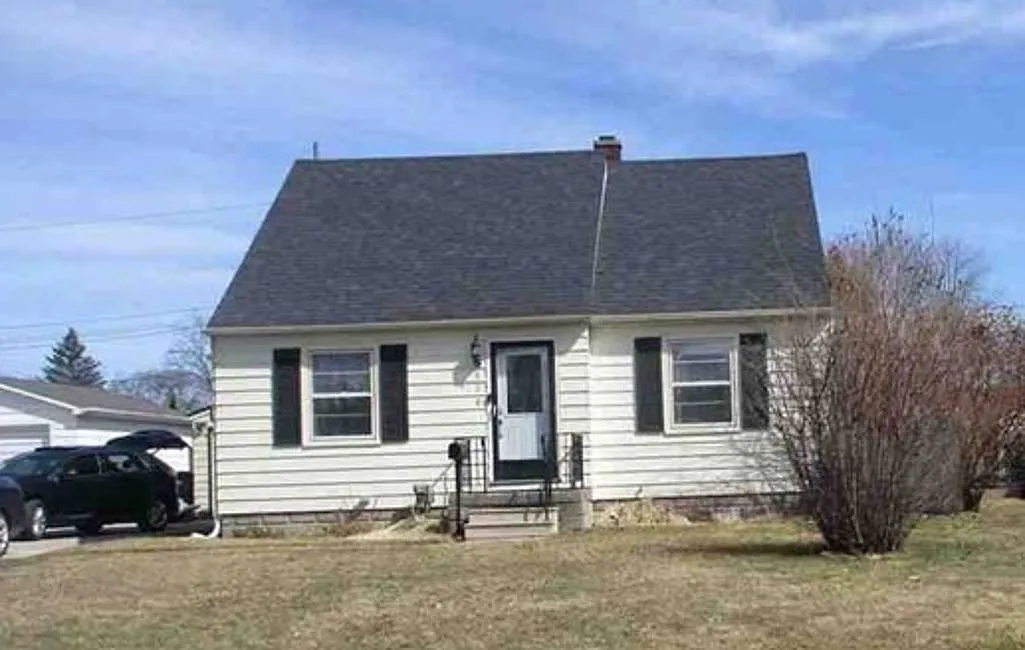 530 Webb Dr photo 1