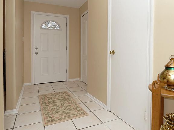 5th image of 7527 Blanford Ct