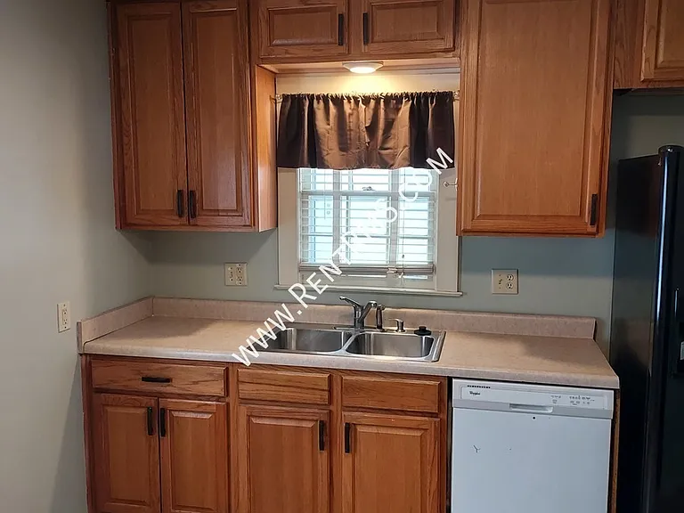 1014 SW Orleans St — Photo 9
