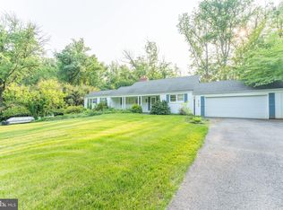 5104 Philip Rd, Annandale, VA 22003