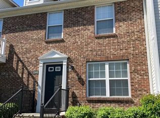 1140 Green Knoll Dr, Westerville, OH 43081