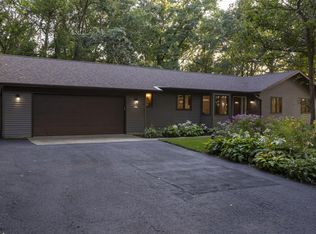 907 Kraak Rd, Marshall, WI 53559