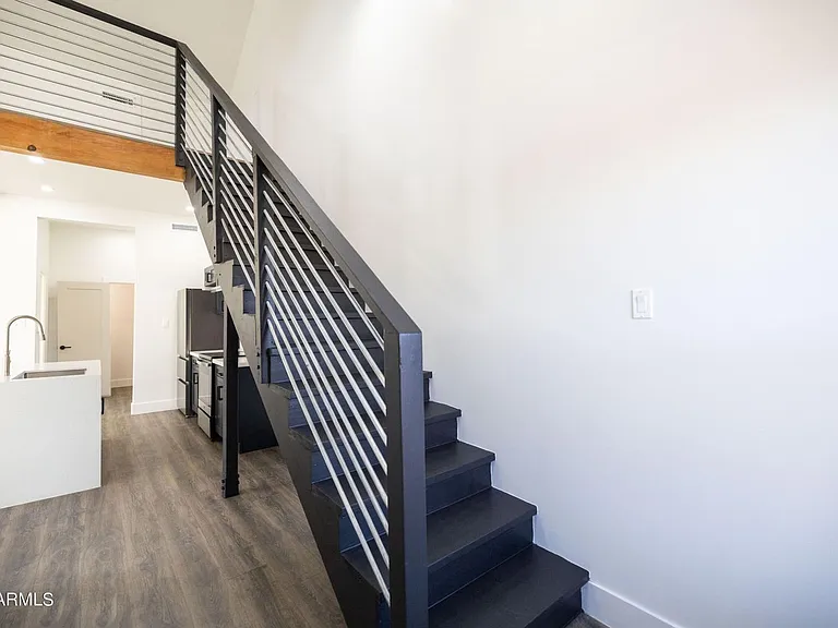326 N 17th Dr — Photo 13