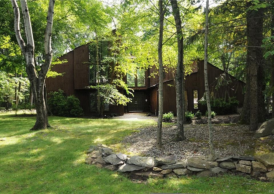 2nd image of 59 Tamarack Ln